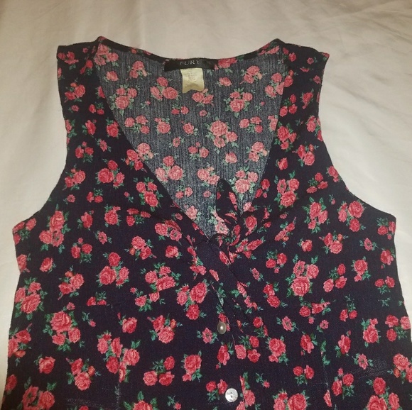 Flirty Sleevless Dress - Picture 4 of 8